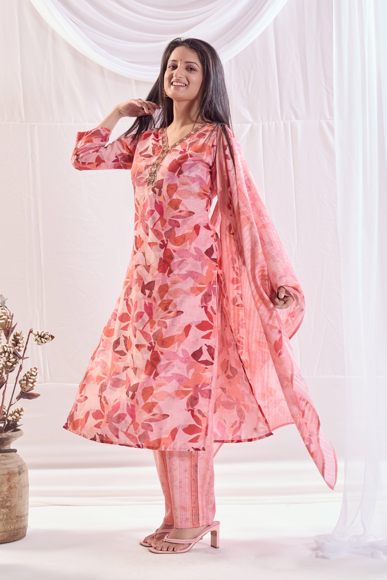 Gulabi Dreams Linen Printed Kurta set with Embroidery