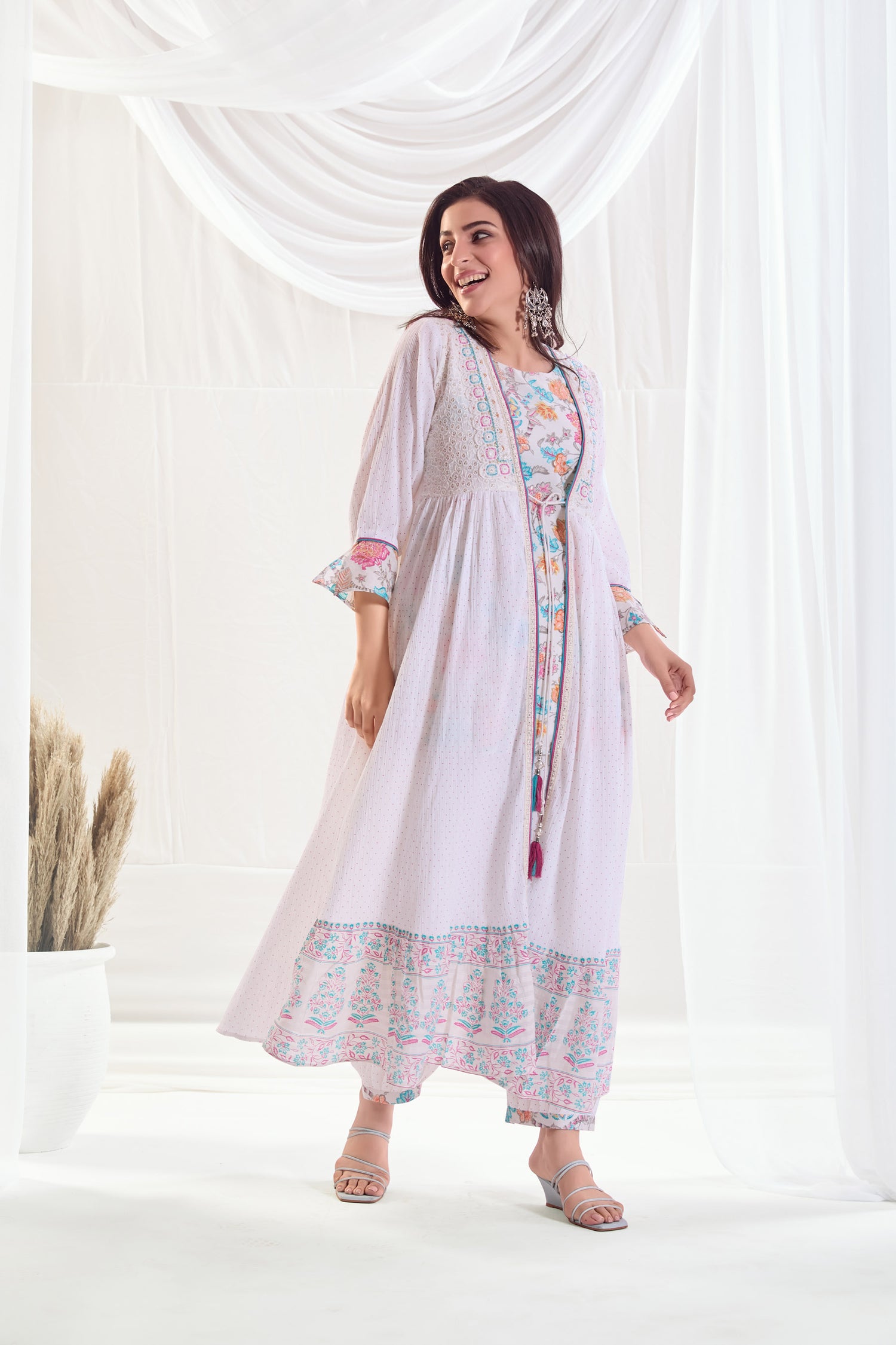 White Kurta Set with Floral Print and Embroidery