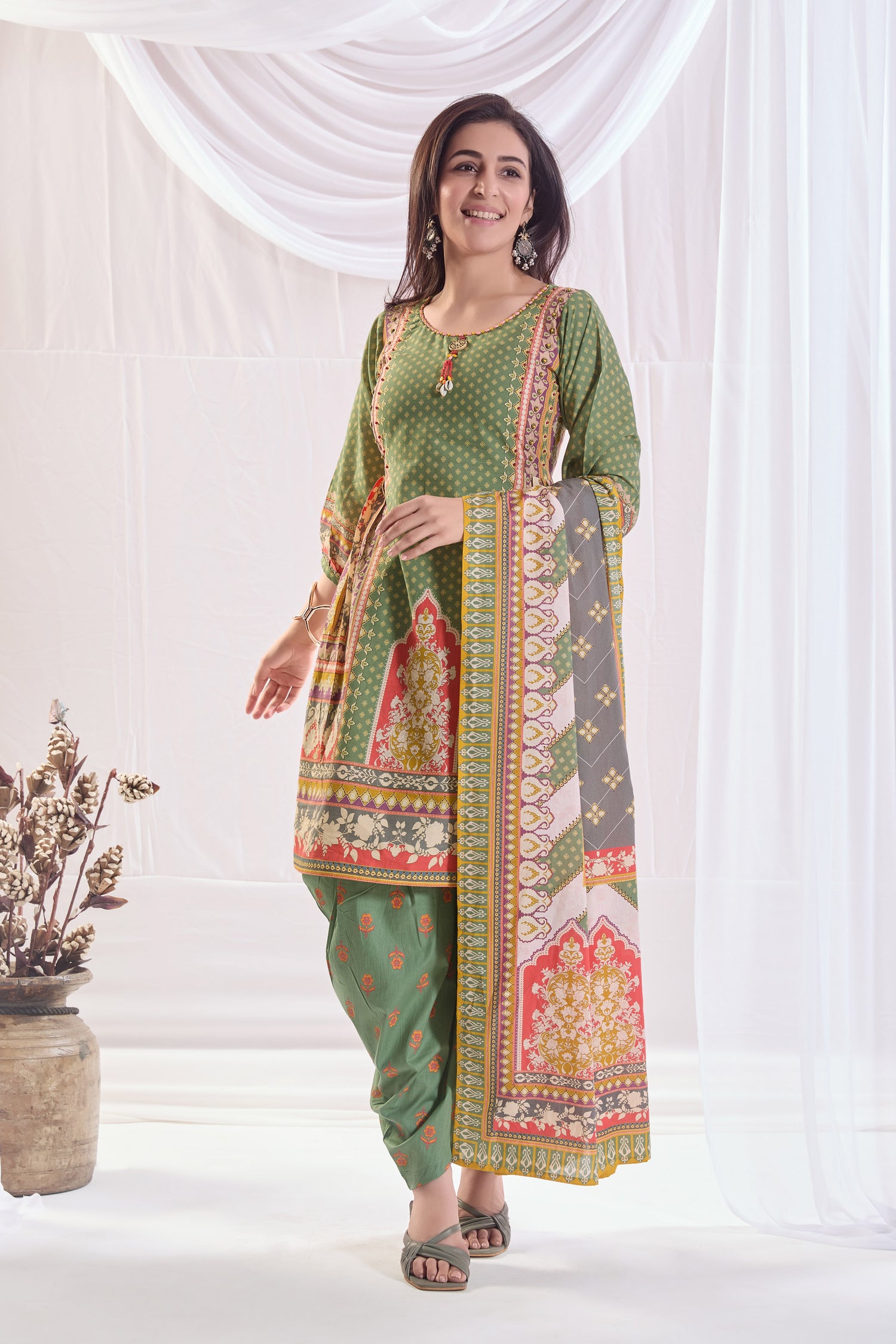 Green Cotton Printed Kurta set with Embroidery