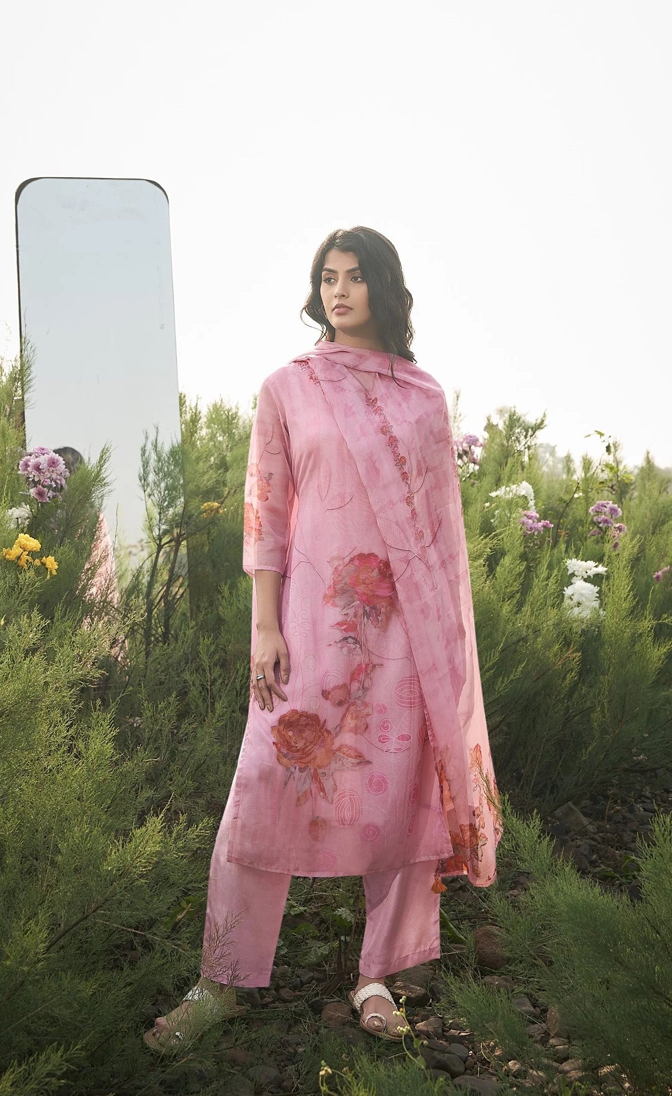 Pink petal Organza Printed Kurta set with Embroidery