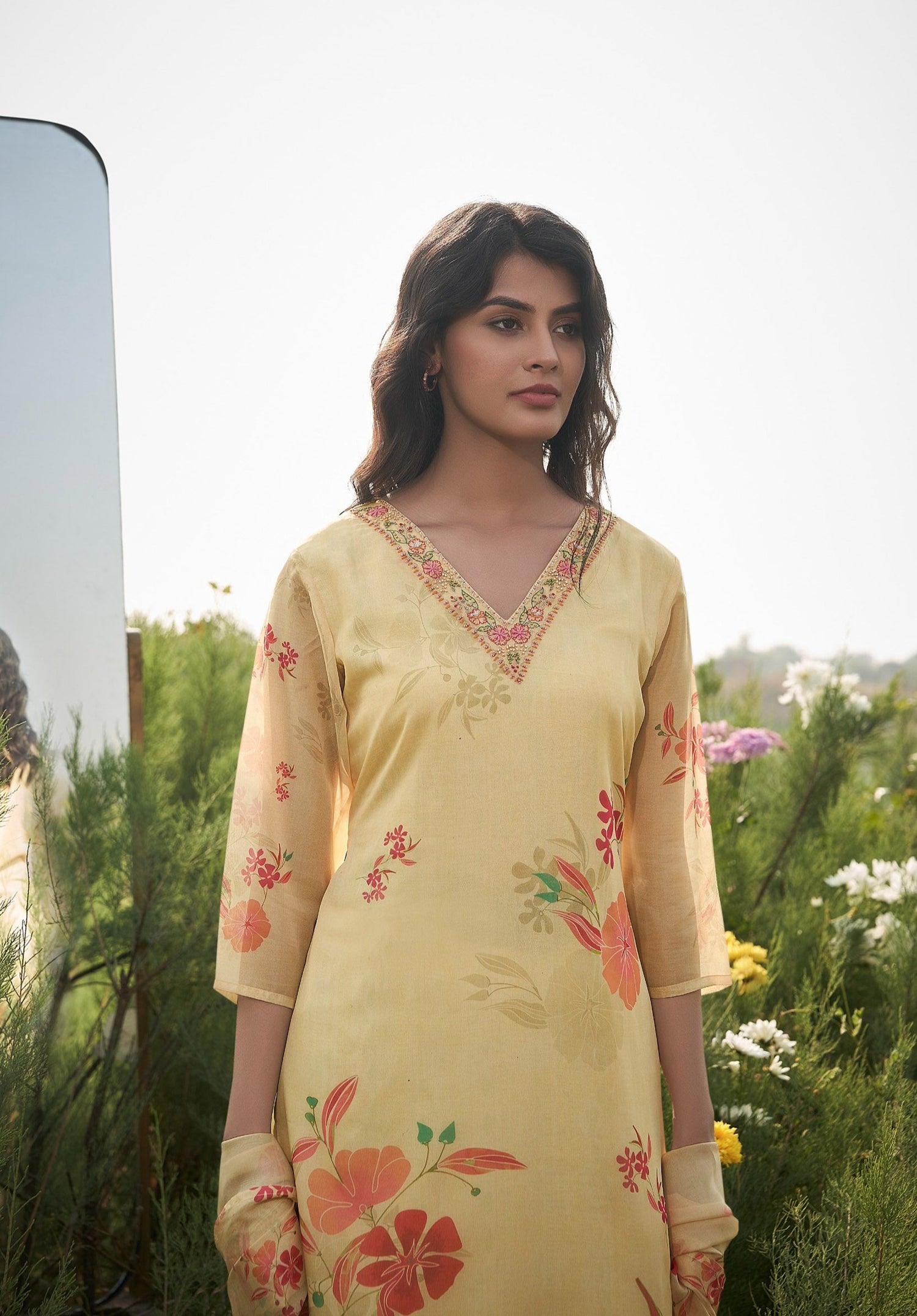 Lemon breeze Organza Printed Kurta set with Embroidery