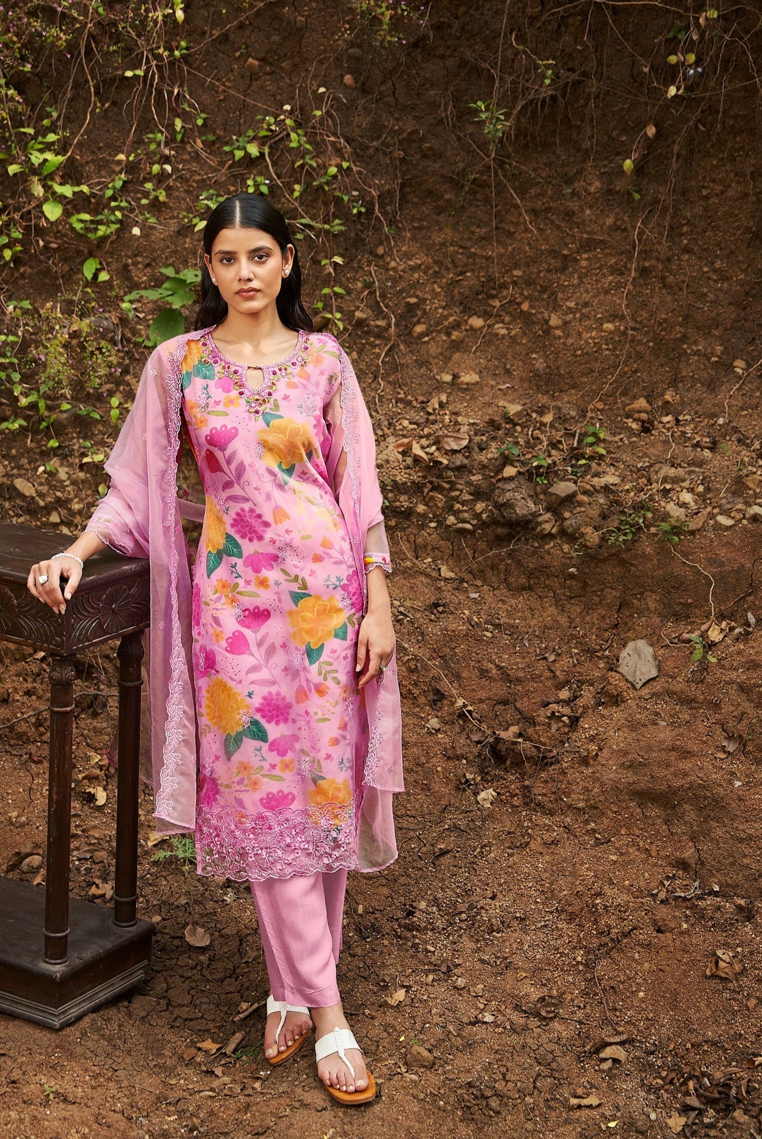 Gulabi Bahaar Organza Printed Kurta set with Embroidery