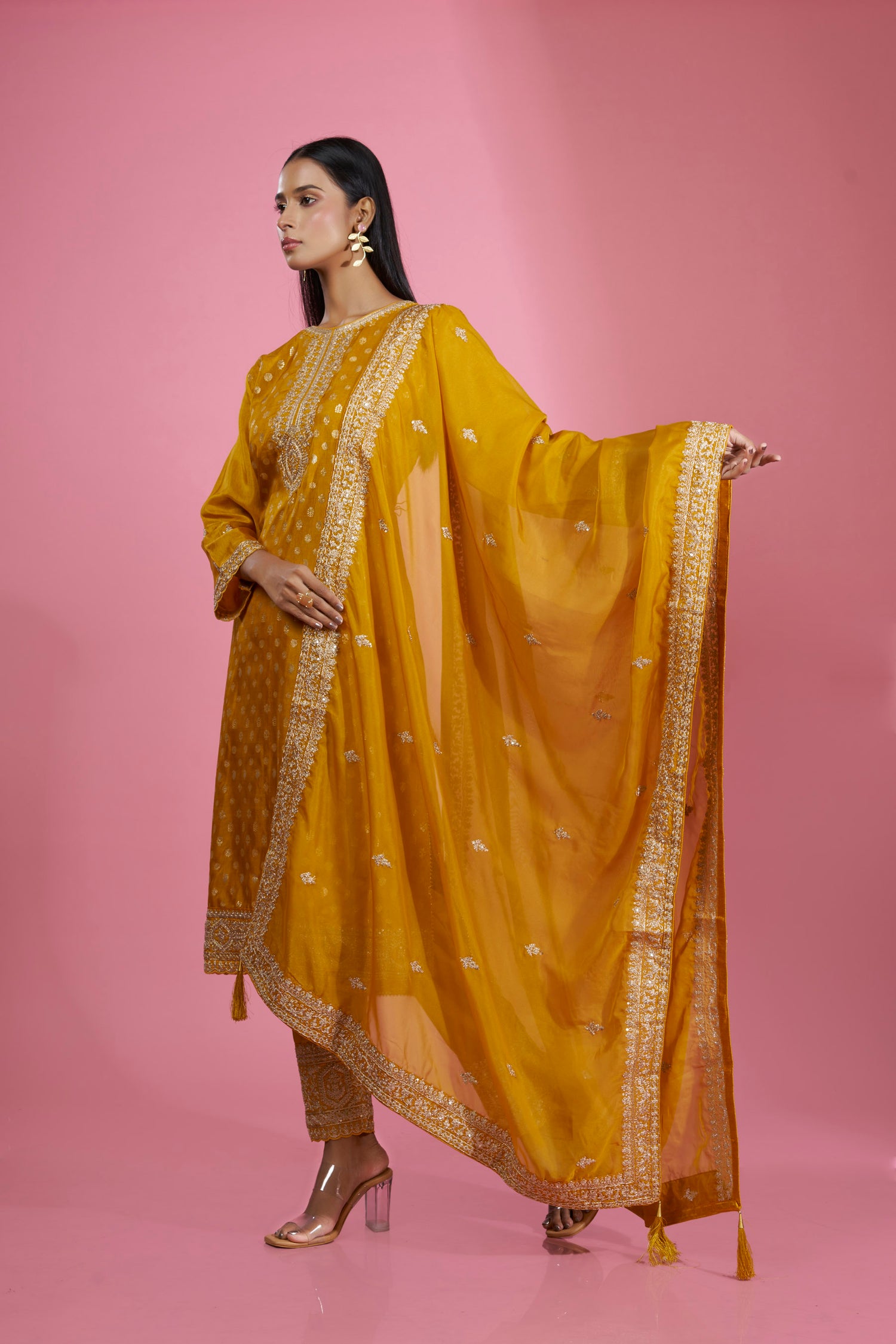 Maharani Zari Butti Dola Silk Kurta Set