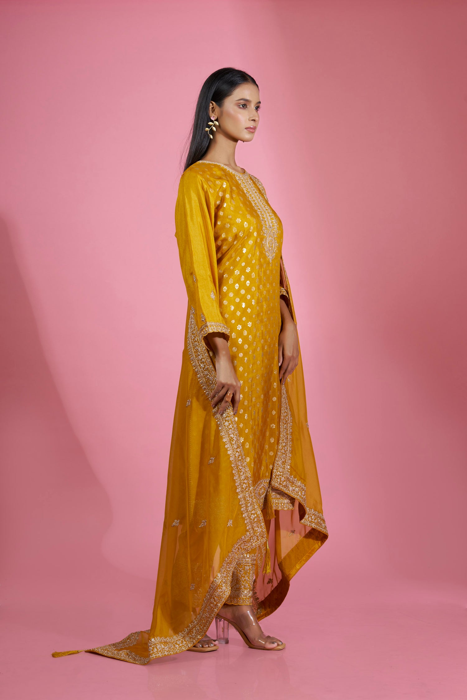 Maharani Zari Butti Dola Silk Kurta Set