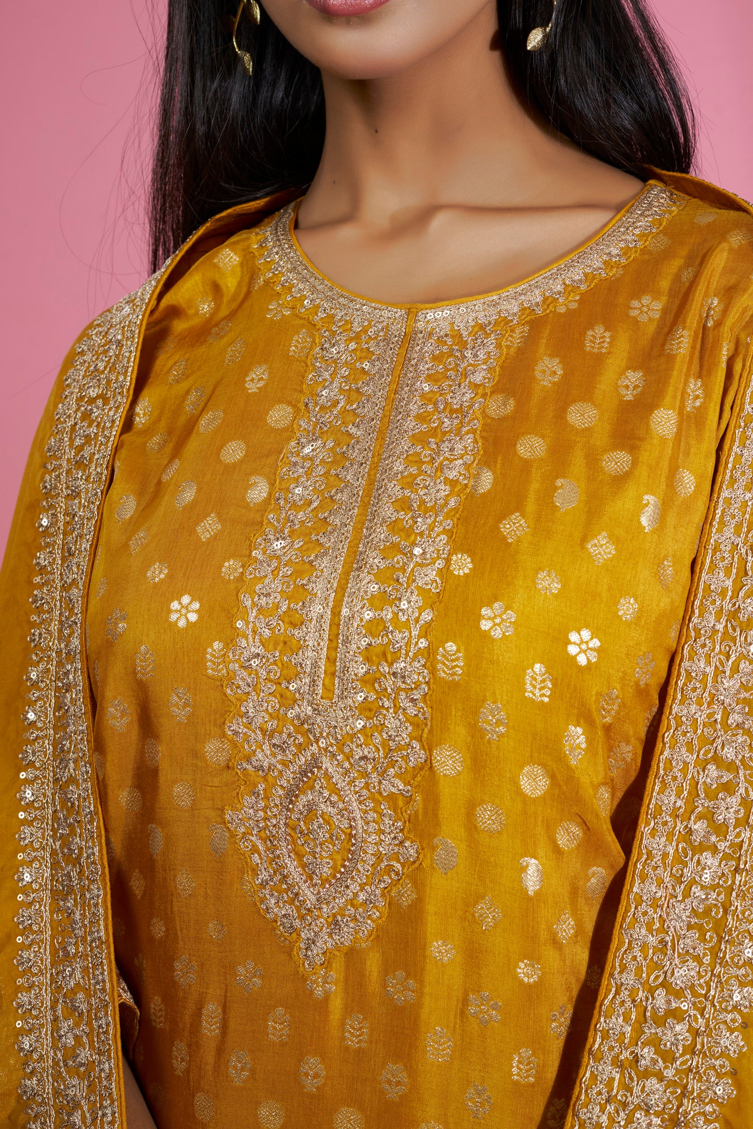 Maharani Zari Butti Dola Silk Kurta Set