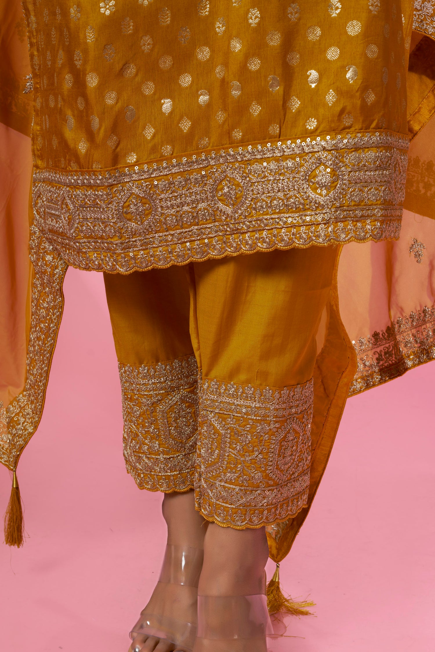 Maharani Zari Butti Dola Silk Kurta Set