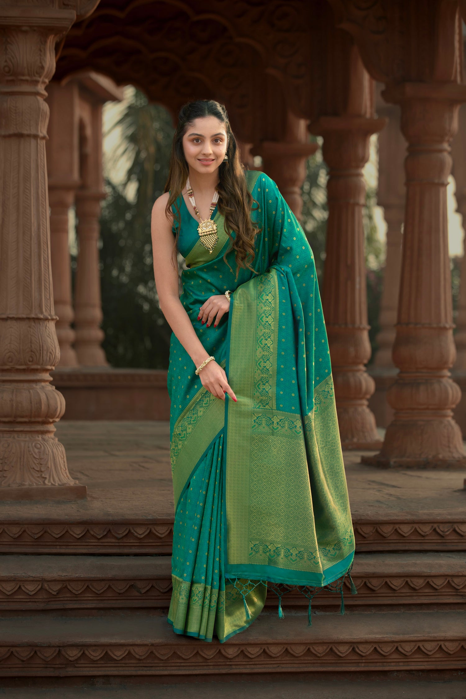 Elegant Green Jaal Zari Saree