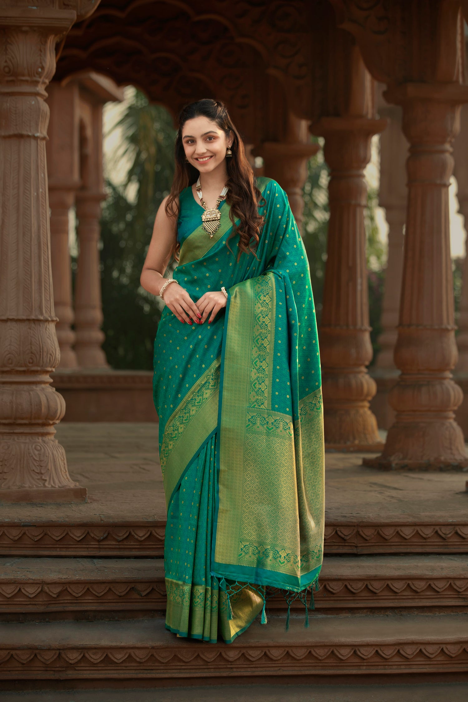 Elegant Green Jaal Zari Saree