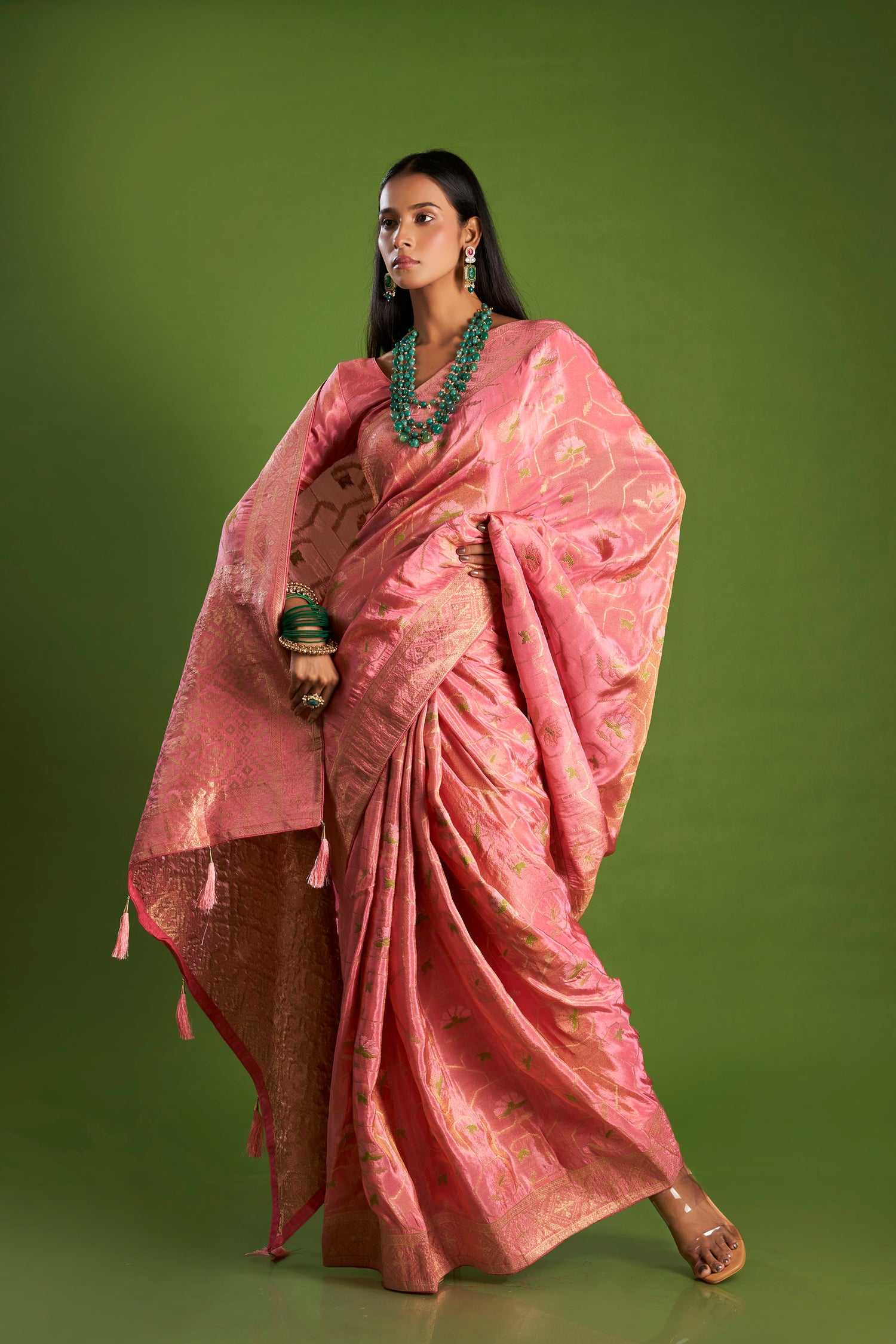 Women Pink Viscose Tissue Zari and thread work Saree