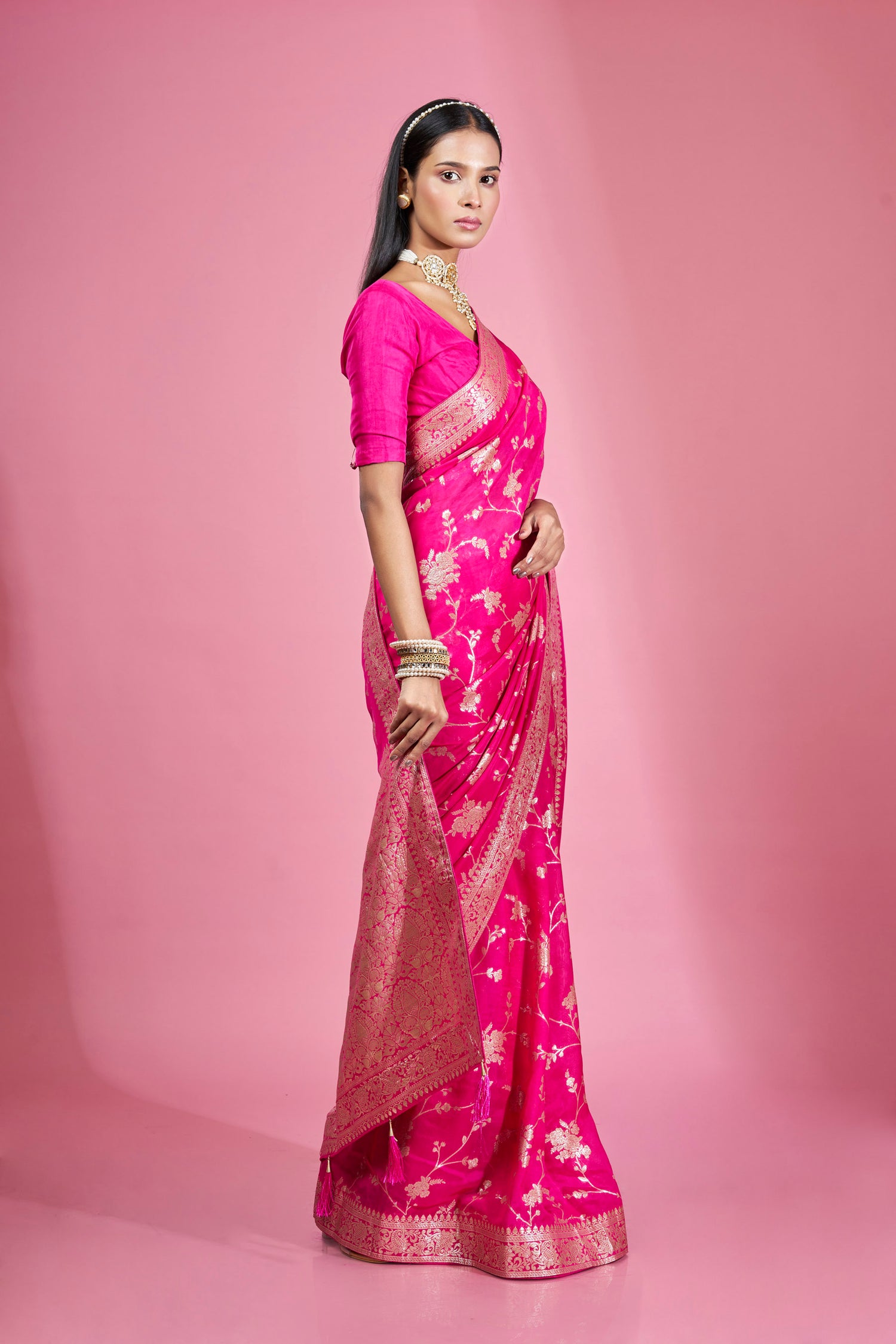 Shimmer Jaal Weave Rani Organza Saree