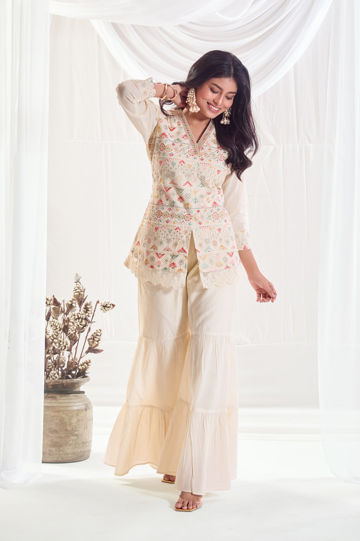 Shyla Off White Cotton Kurta set with Embroidery