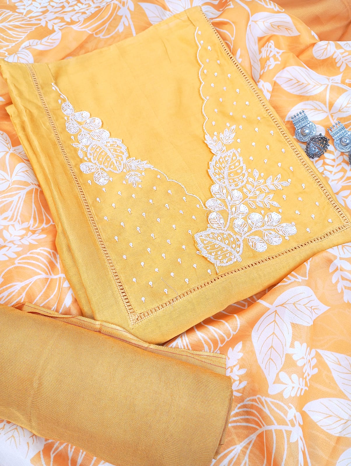 EMBROIDERED SUIT SET