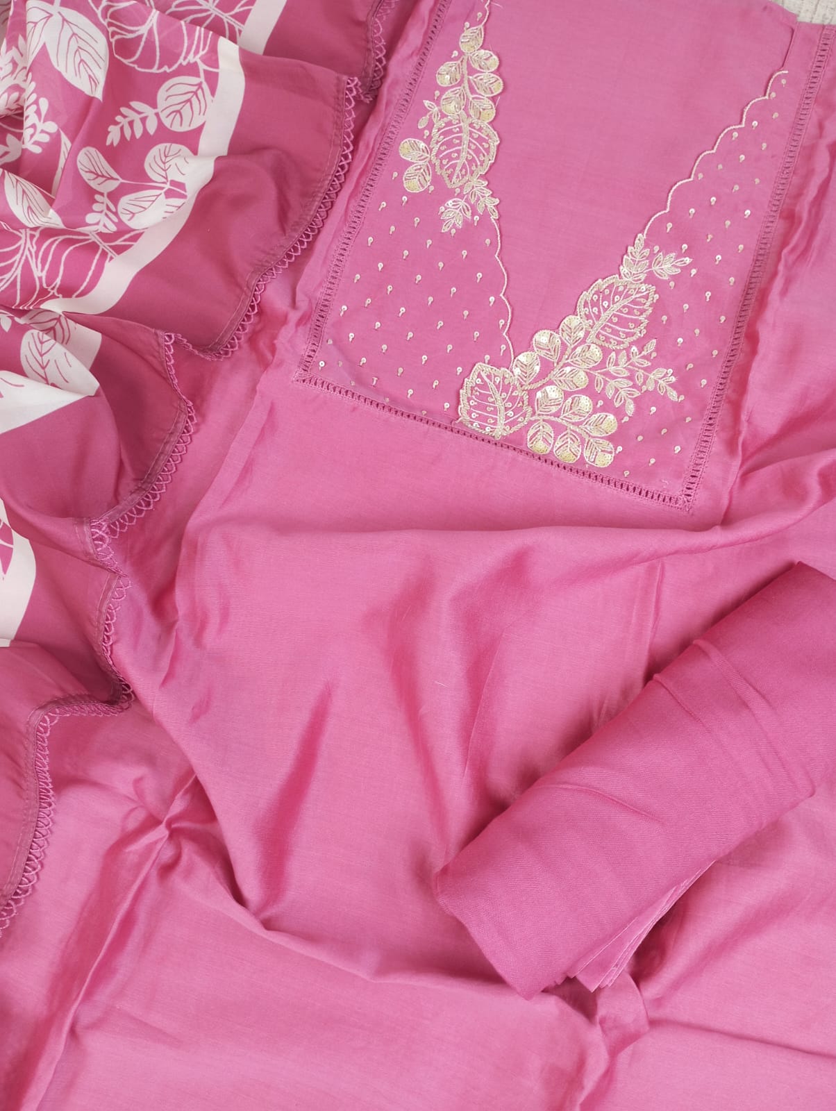 EMBROIDERED SUIT SET
