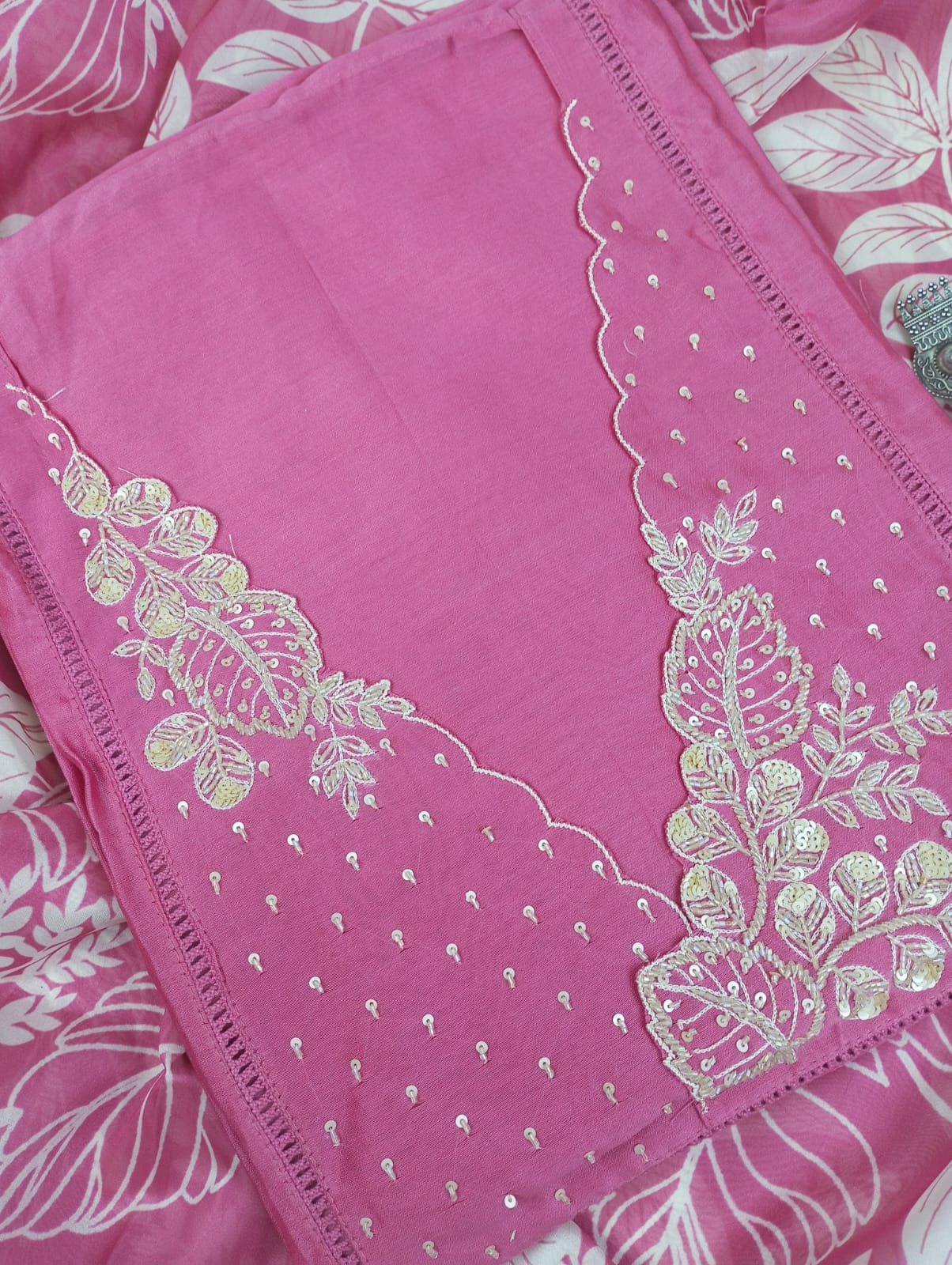 EMBROIDERED SUIT SET