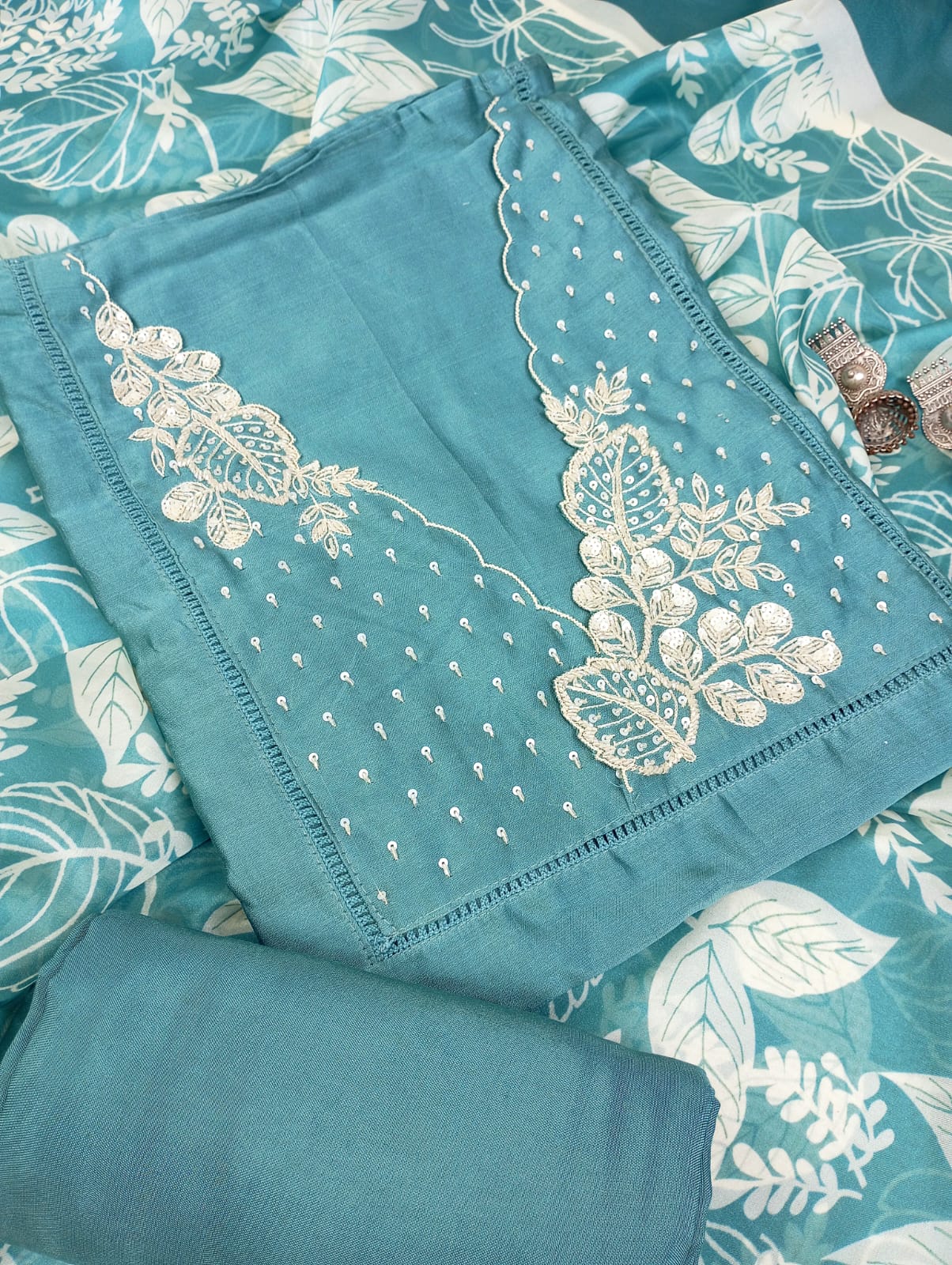 EMBROIDERED SUIT SET