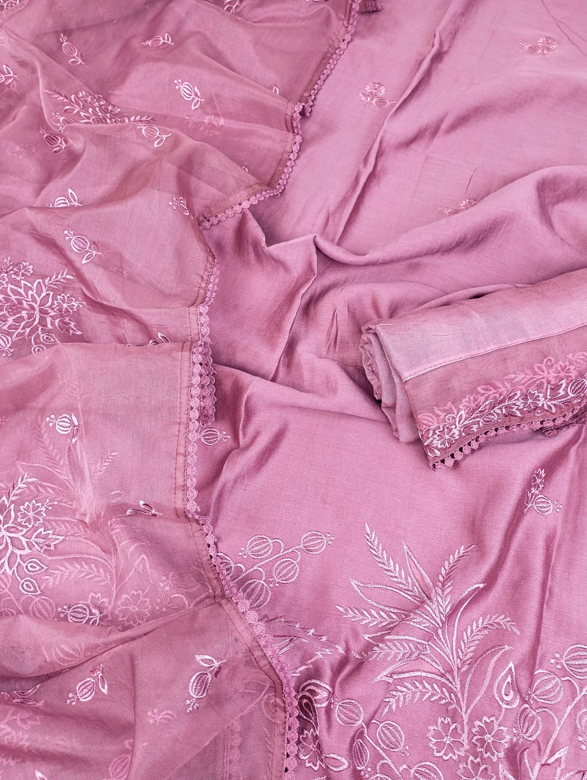 EMBROIDERED SUIT SET