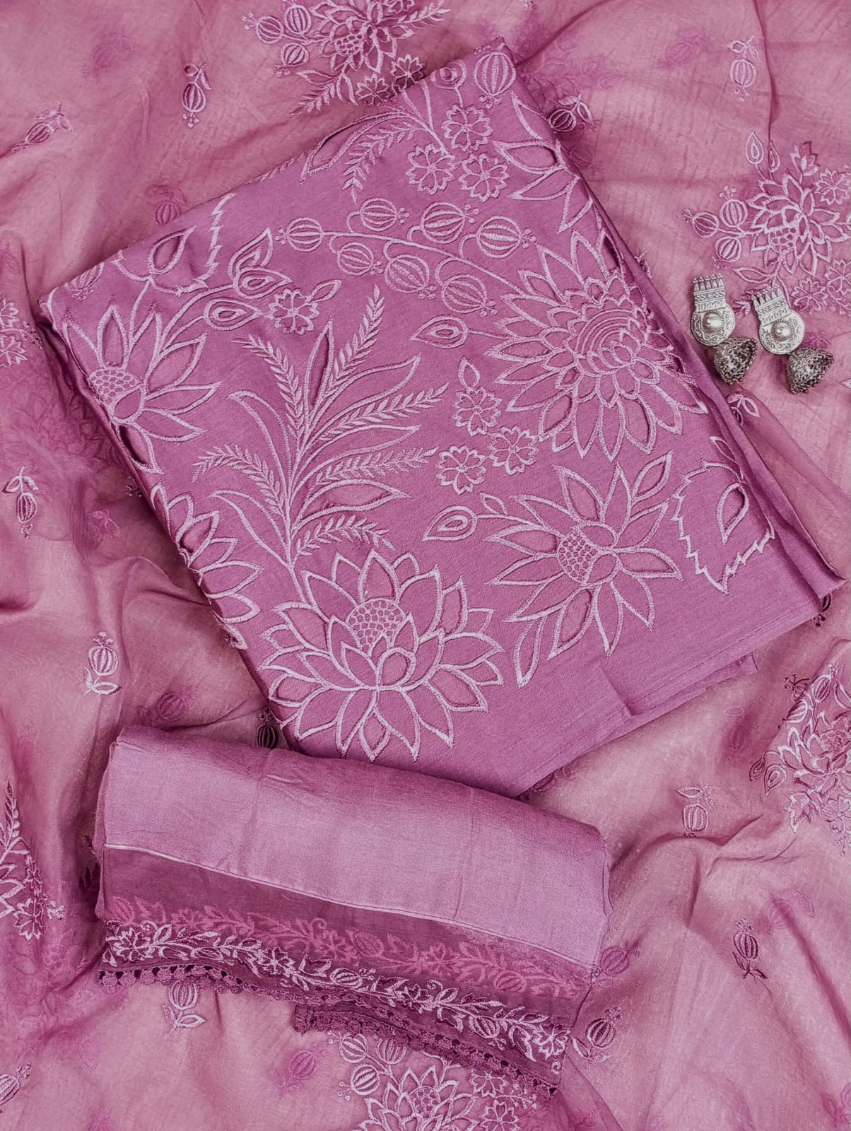 EMBROIDERED SUIT SET